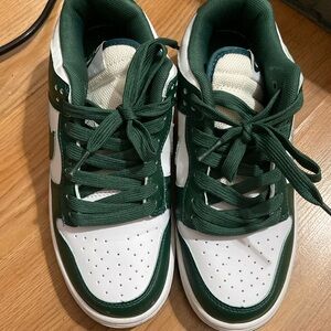 Nike dunks varsity green